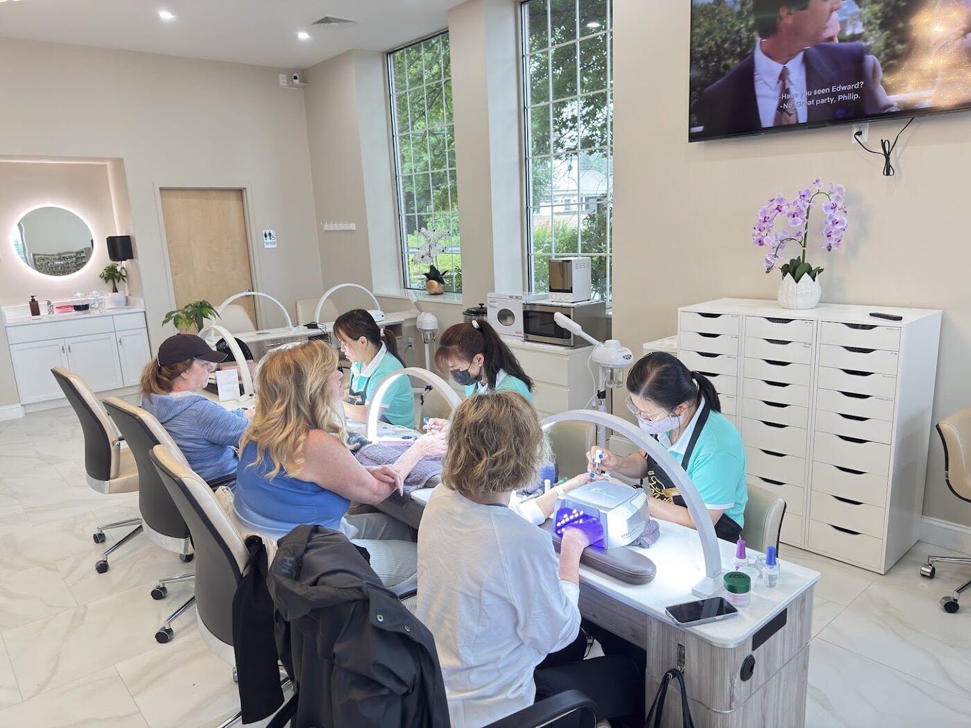 Creative nail design by Lumi Nails