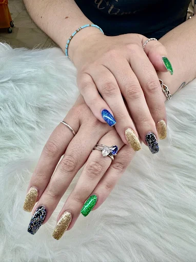 Silver glitter manicure at Lumi Nails