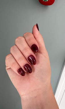 Burgundy manicure at Lumi Nails